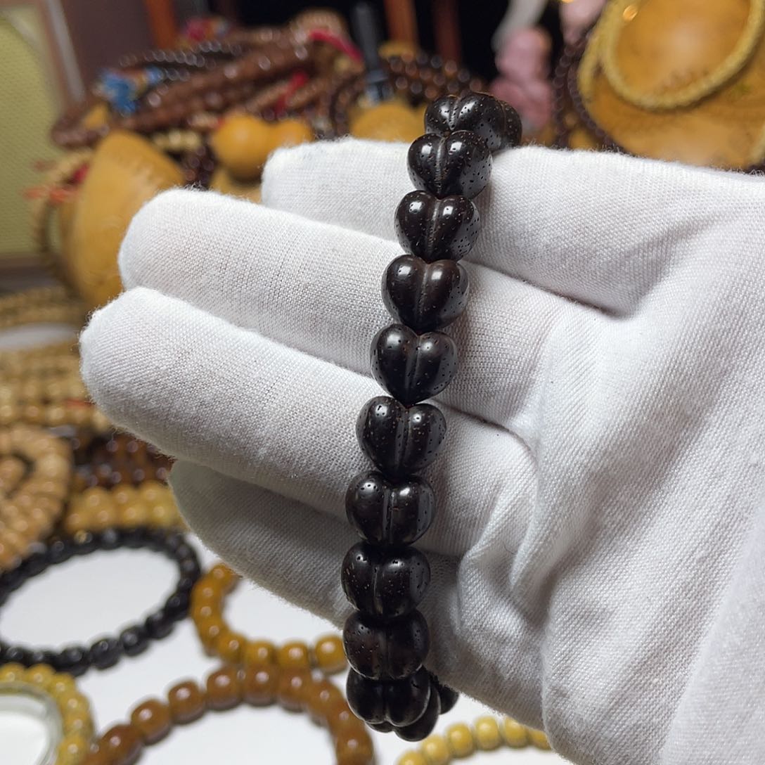 手串星月菩提雕刻屁桃陈籽玉化料