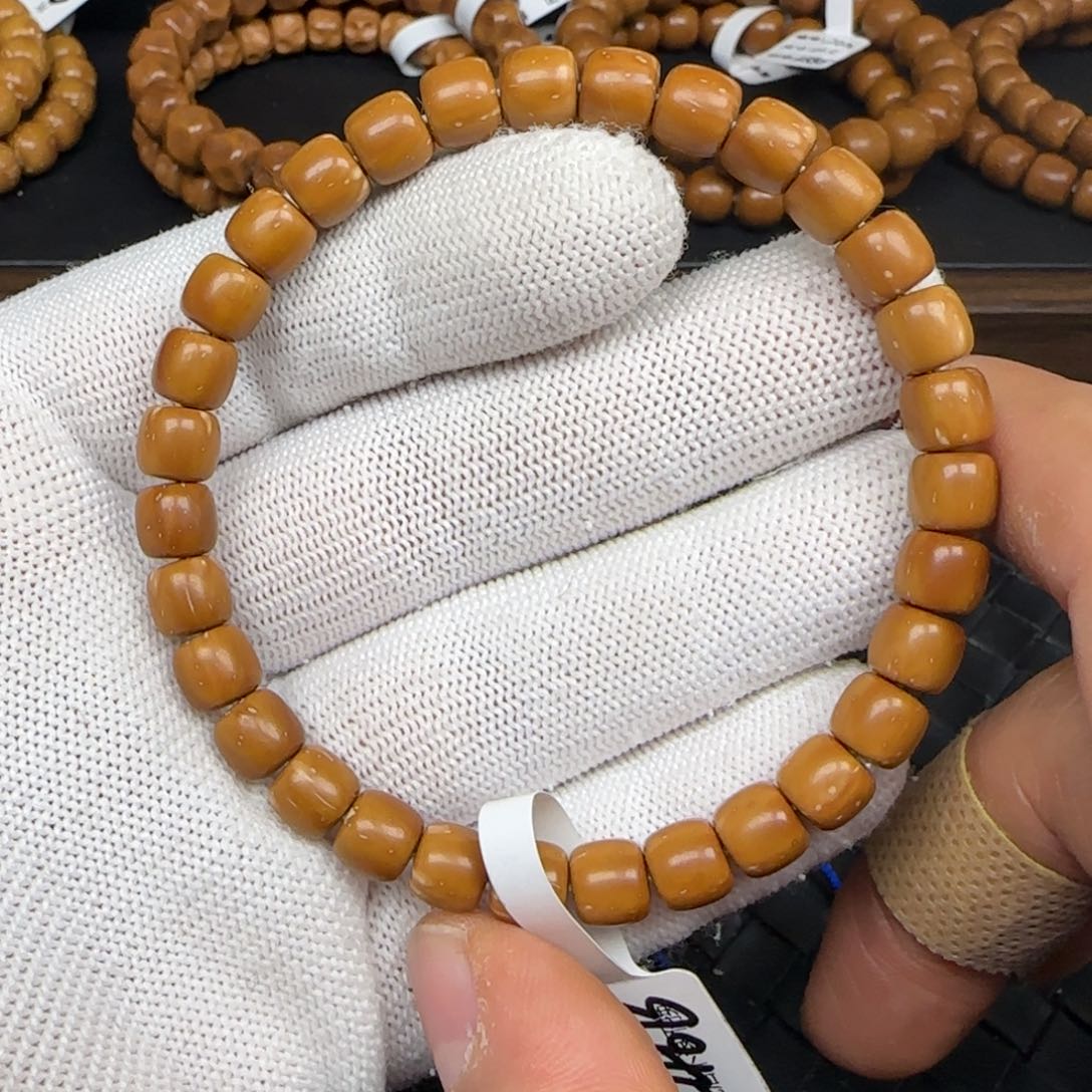 紫金鼠手串7.4mm实心老型（黄金甲）246B