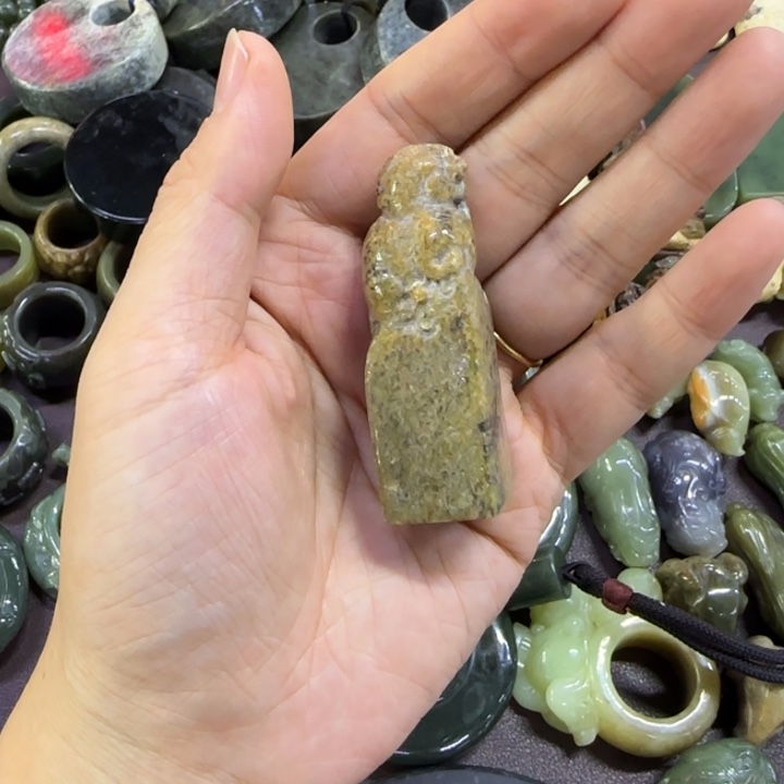 岫岩河磨玉（透闪石质玉）未镶嵌珠宝奇石