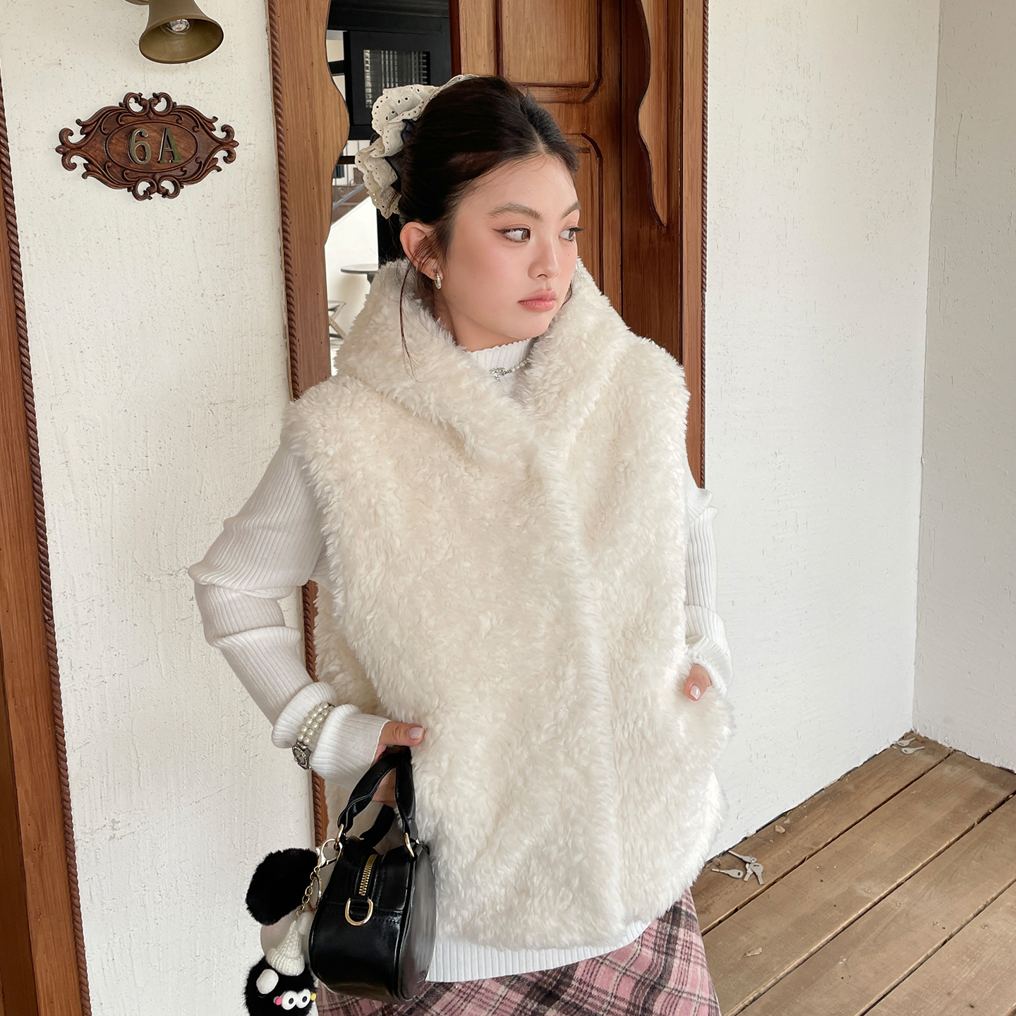 2025独特漂亮小熊连帽初冬厚外套大码女装胖mm巨好看时尚马甲女