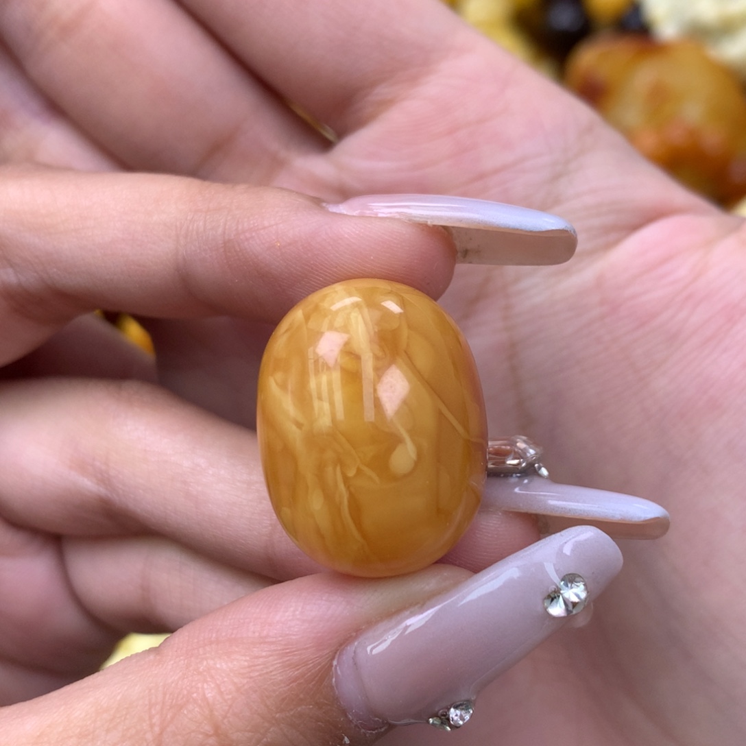 琥珀未镶嵌珠宝奇石18*24