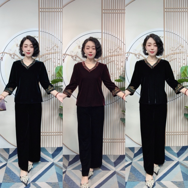 中老年V领重工绣花丝绒大码宽松遮肉上衣