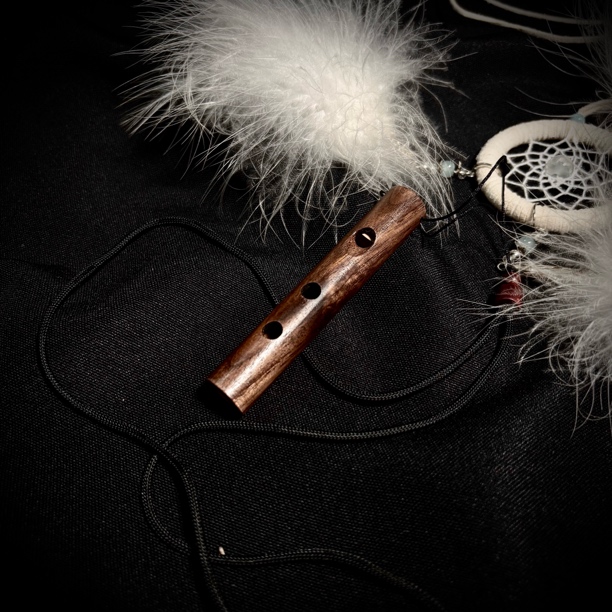 可模仿各种鸟叫印第安鹰哨