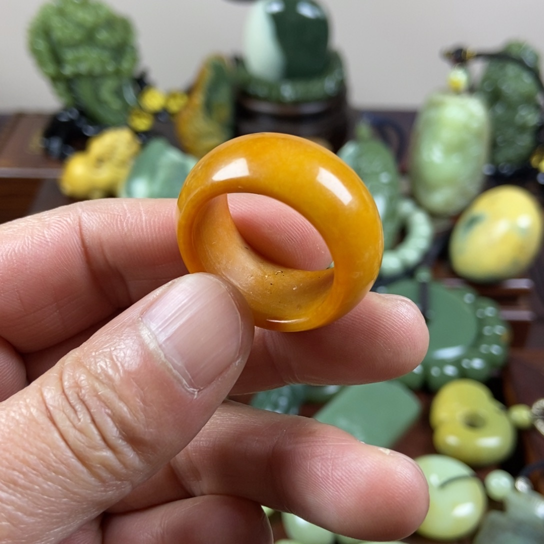 蛇纹石玉未镶嵌扳指