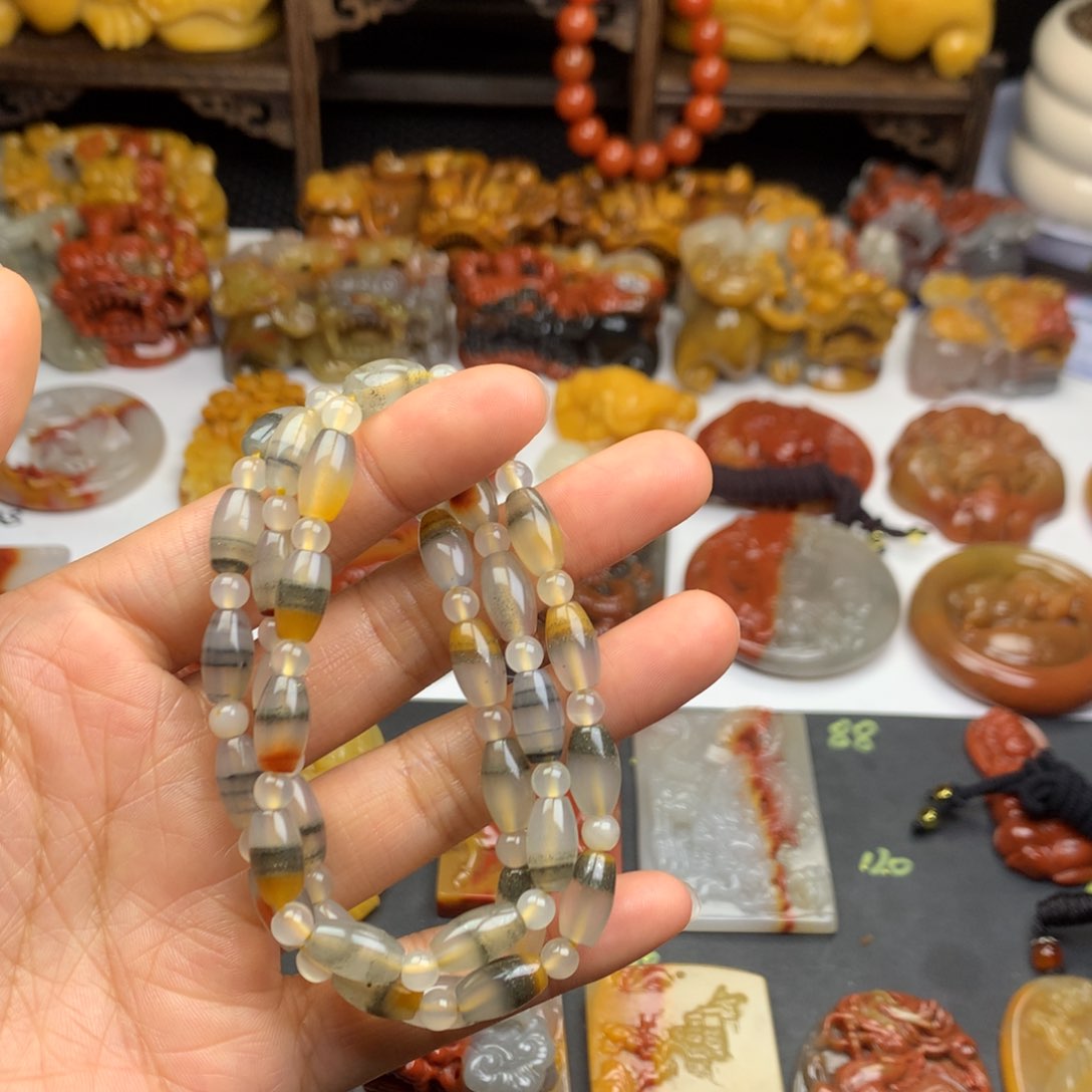 石英质玉（黄龙玉）挂件未镶嵌