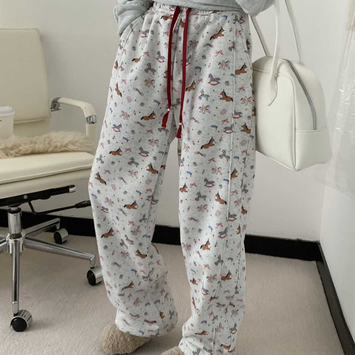 25冬季新款加绒加厚小马满印韩版卫裤女士休闲裤阔腿裤