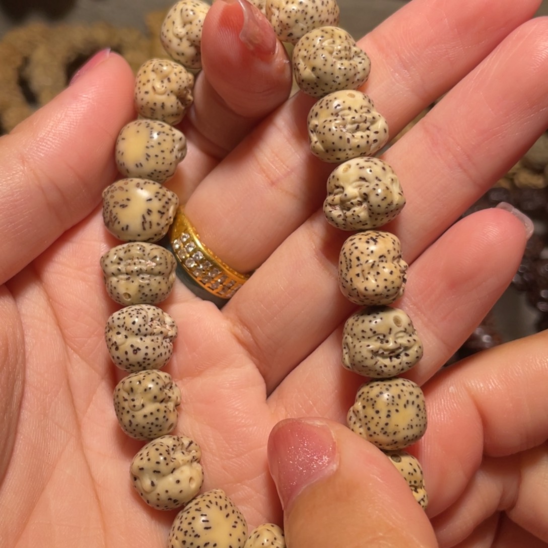 伊***菜星月菩提吊坠108颗