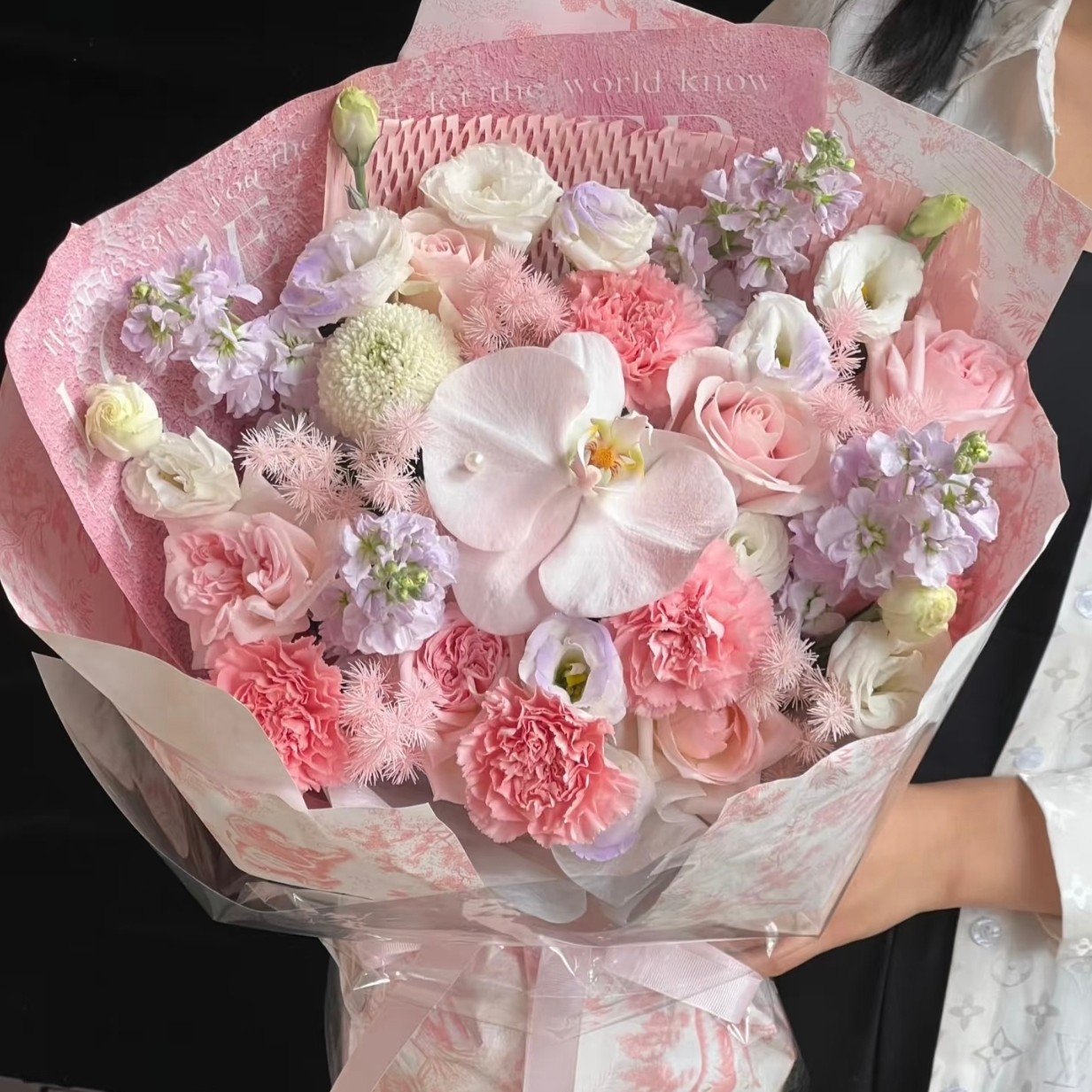 不负时光11枝粉康乃馨粉玫瑰混搭蝴蝶兰花束送妈妈