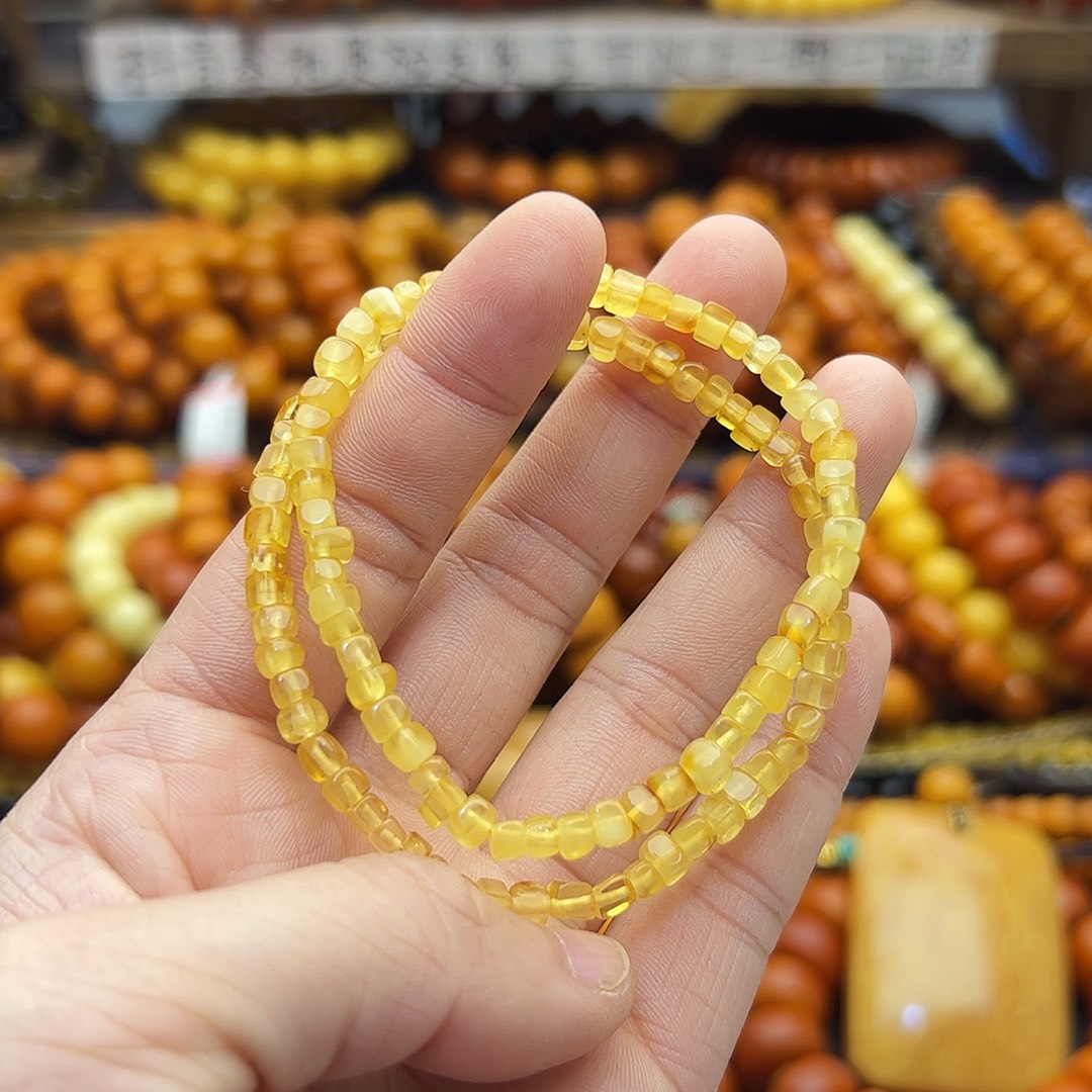 琥珀未镶嵌珠宝奇石多样性发其一