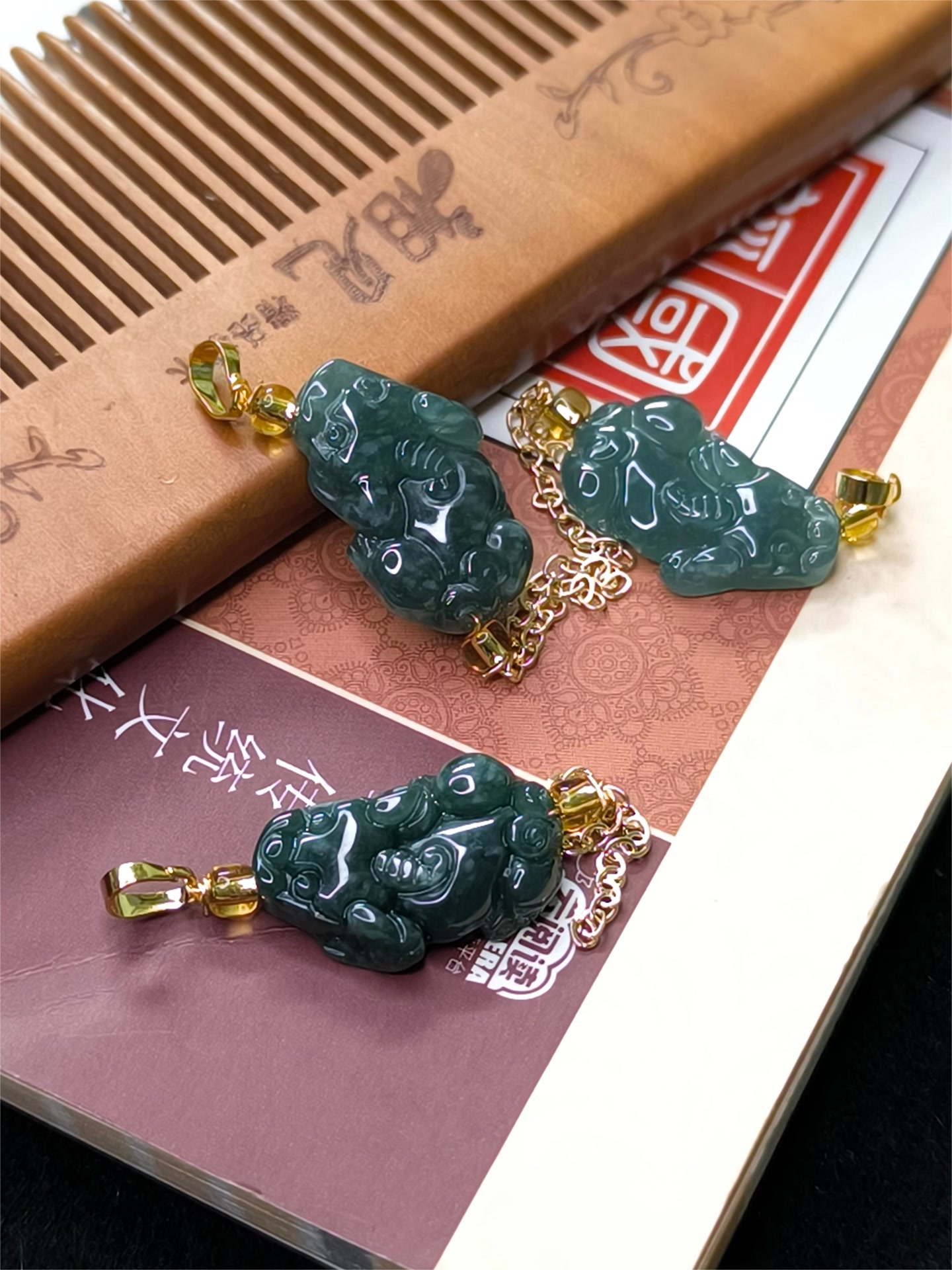 冰蓝水翡翠a货小貔貅 气质精美时尚百搭款（多样性随机发货） 