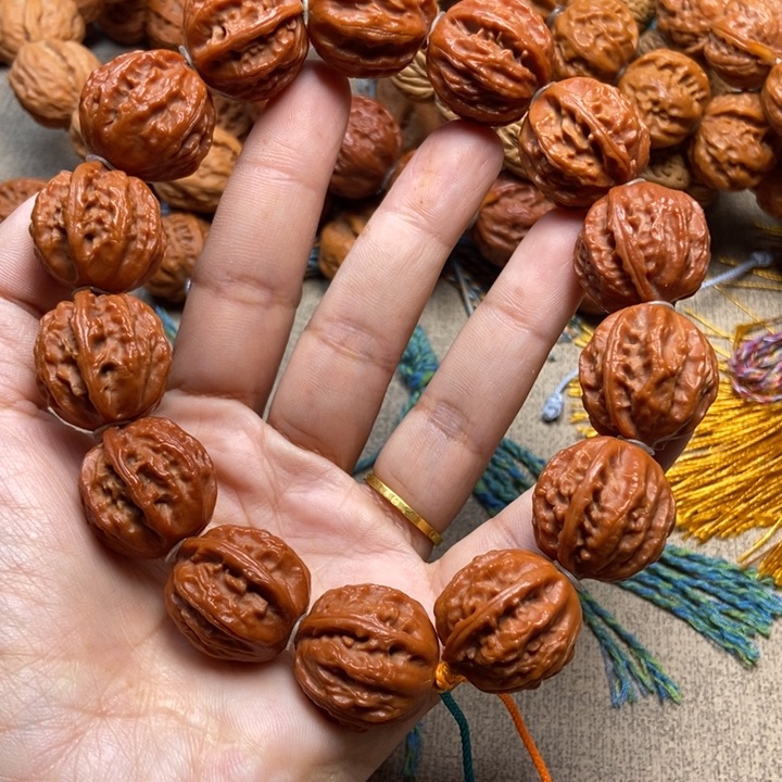 文玩核桃吊坠京八棱手串