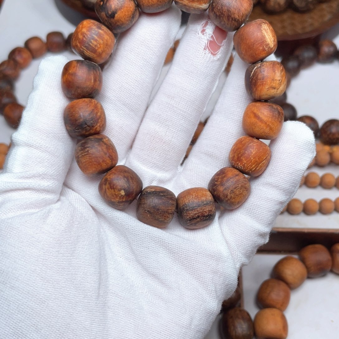 贡木定制产品1314虫漏红油瑕疵