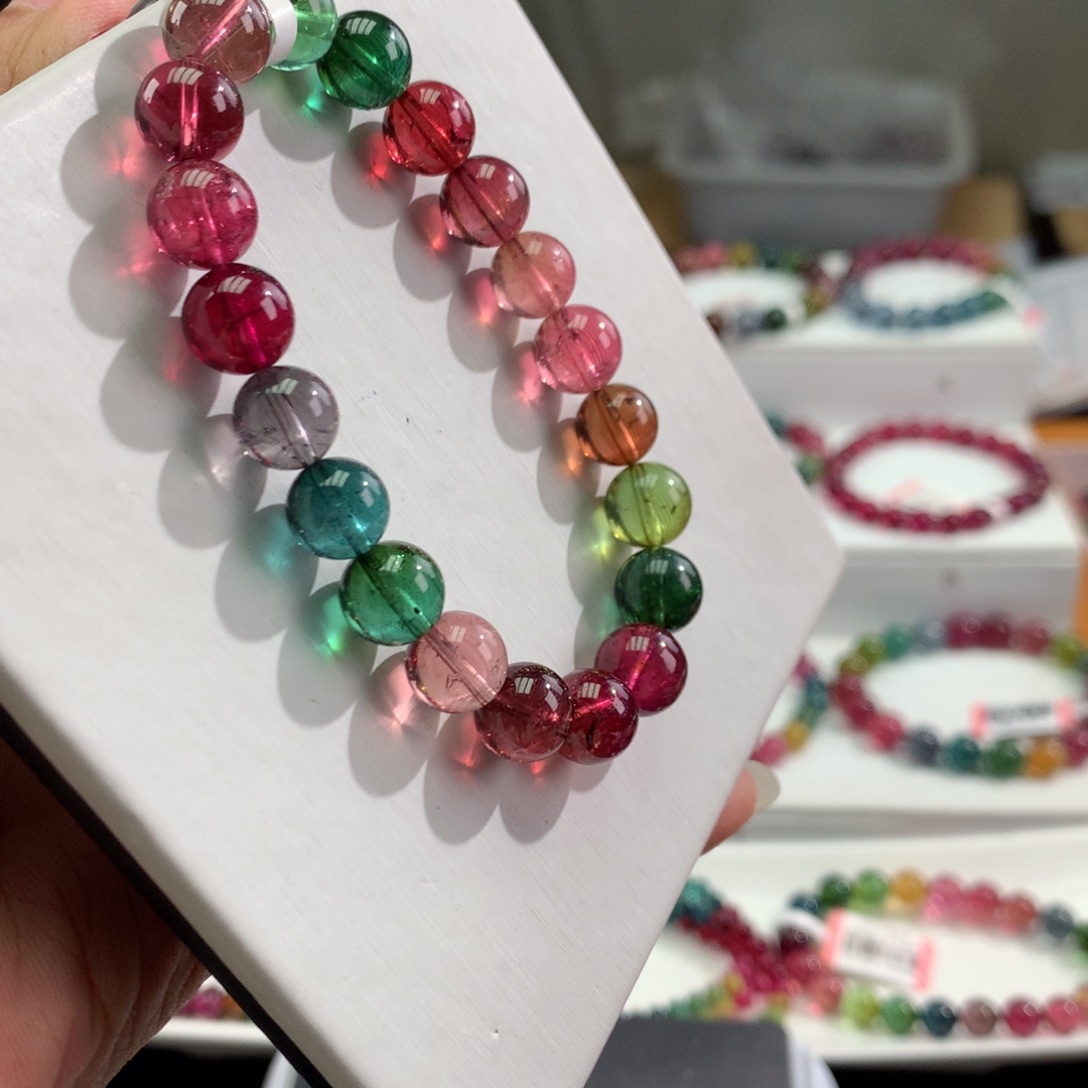 碧玺手链未镶嵌    9mm。