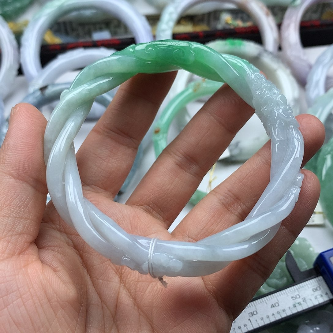 一***翡翠未镶嵌手镯复古风格63