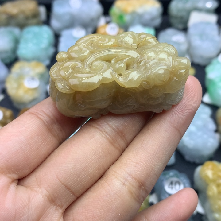 翡翠颈饰未镶嵌天然缅甸翡翠