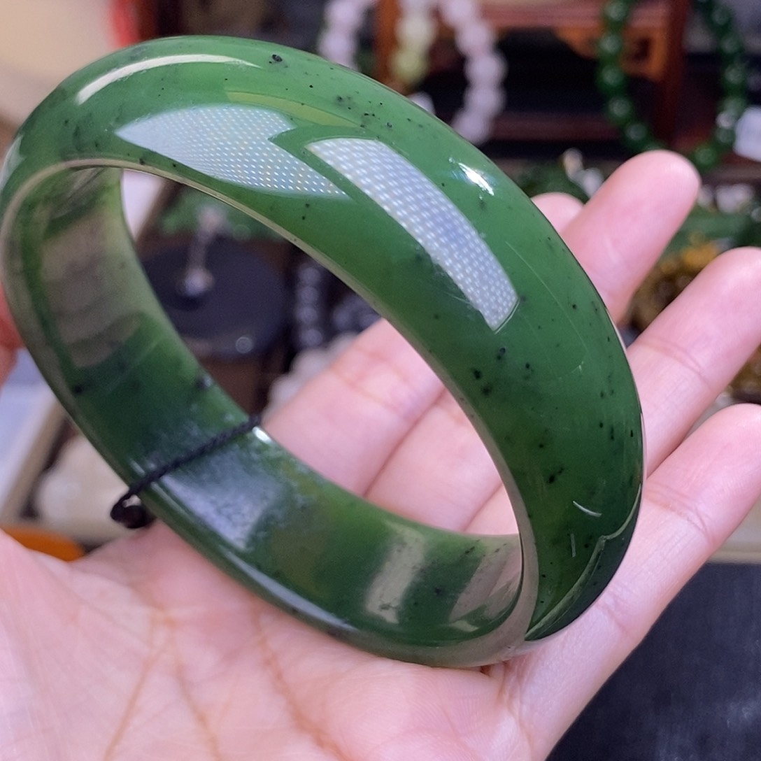 和田玉62 轮胎碧玉清货价手镯未镶嵌