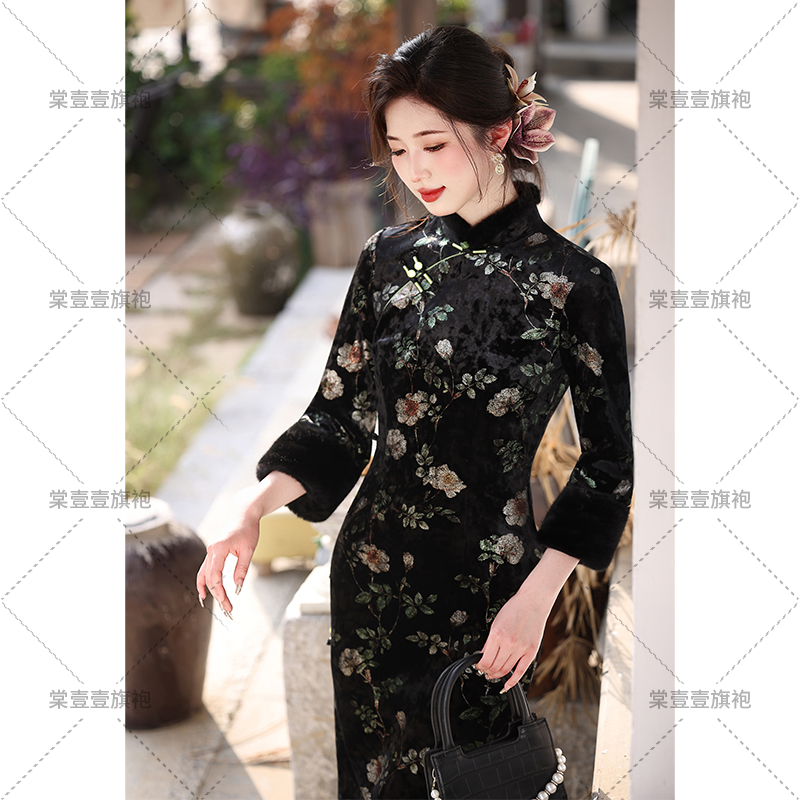 黑色旗袍女气质中国风秋冬季长袖新中式轻奢高级感烫金日常连衣裙