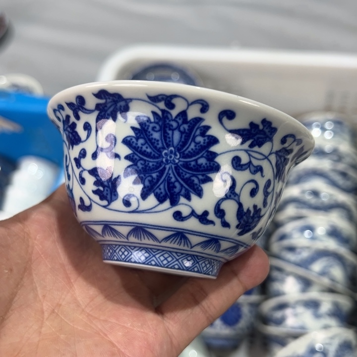 瓷片白青花缠枝莲压手杯全品