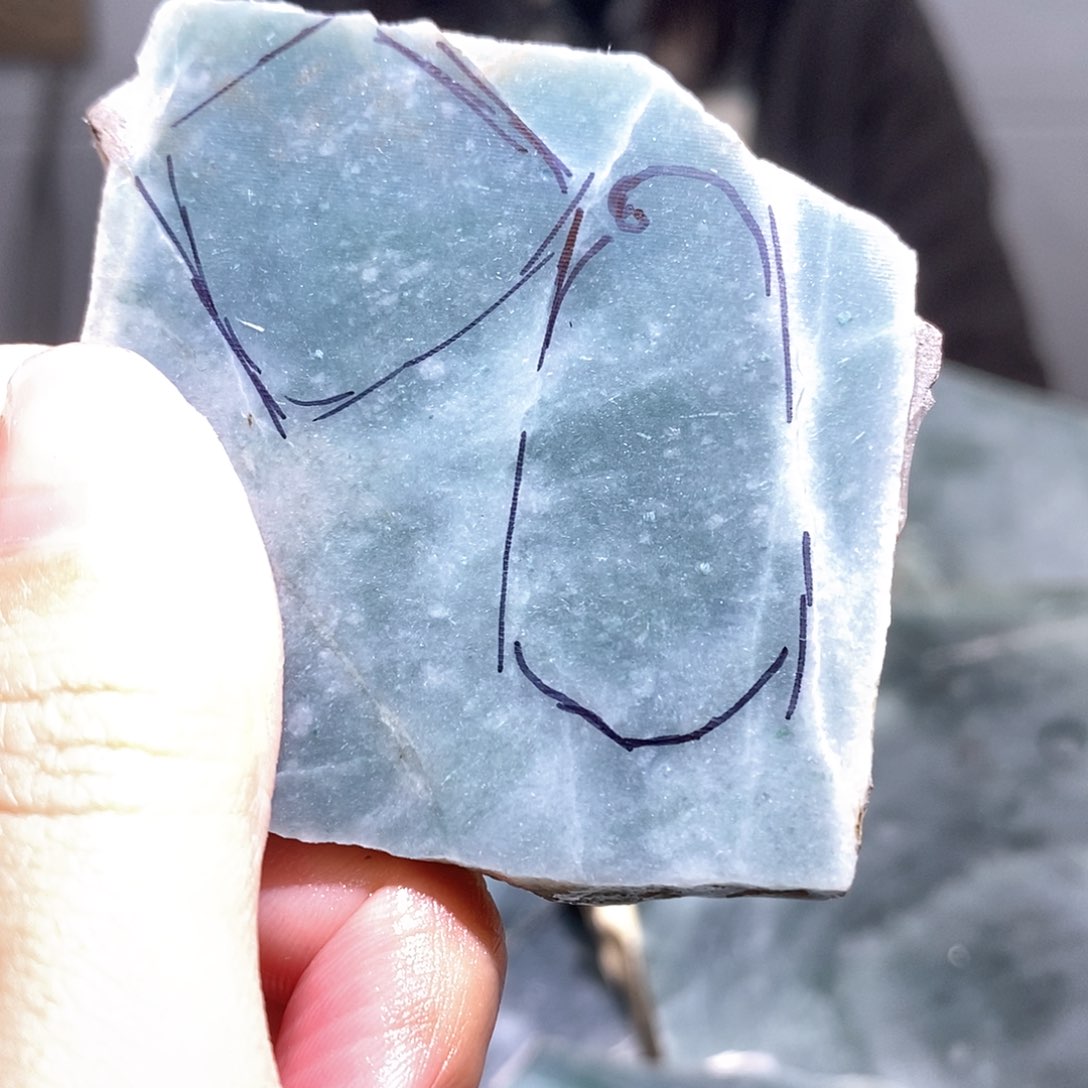 翡翠挂件未镶嵌翡翠