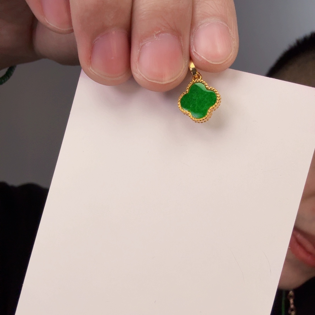 翡翠颈饰未镶嵌一件