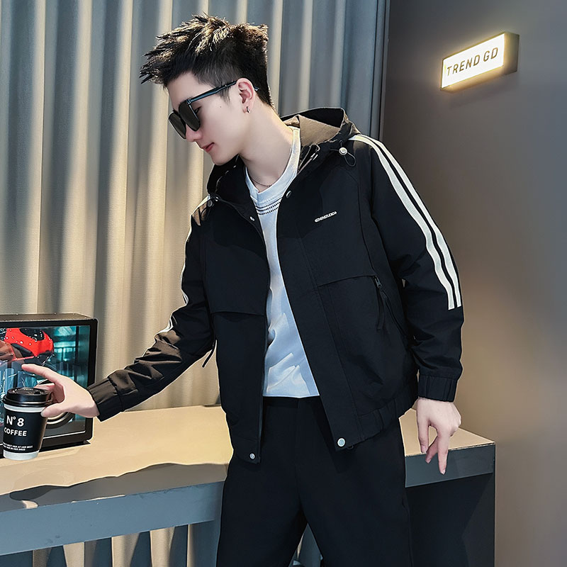 条纹夹克外套男款春秋男生衣服高级感网红洋气炸街男装连帽冲锋衣