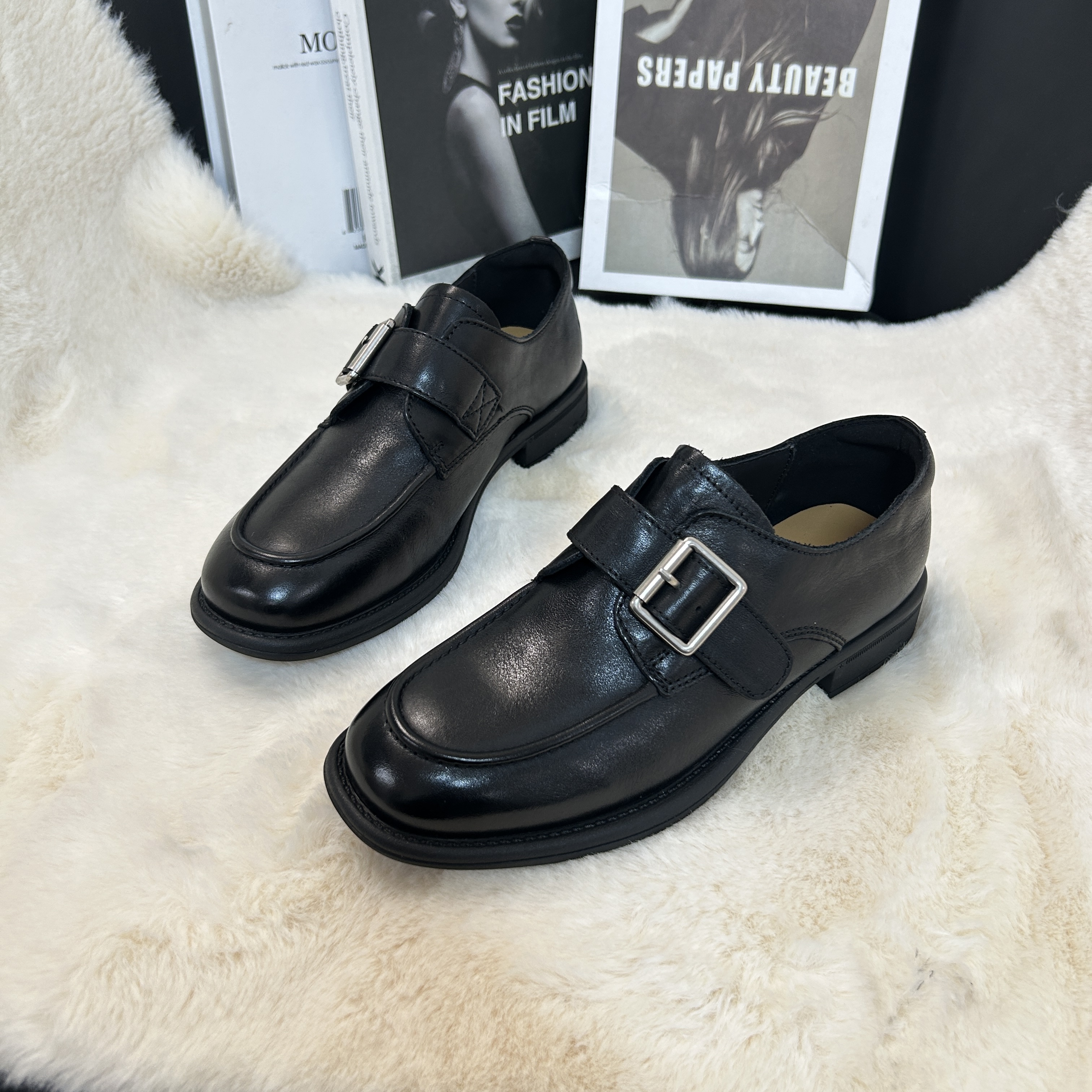 陈老板~马皮2.5公分/时尚圆头小跟单鞋百搭真皮软底乐福鞋1056