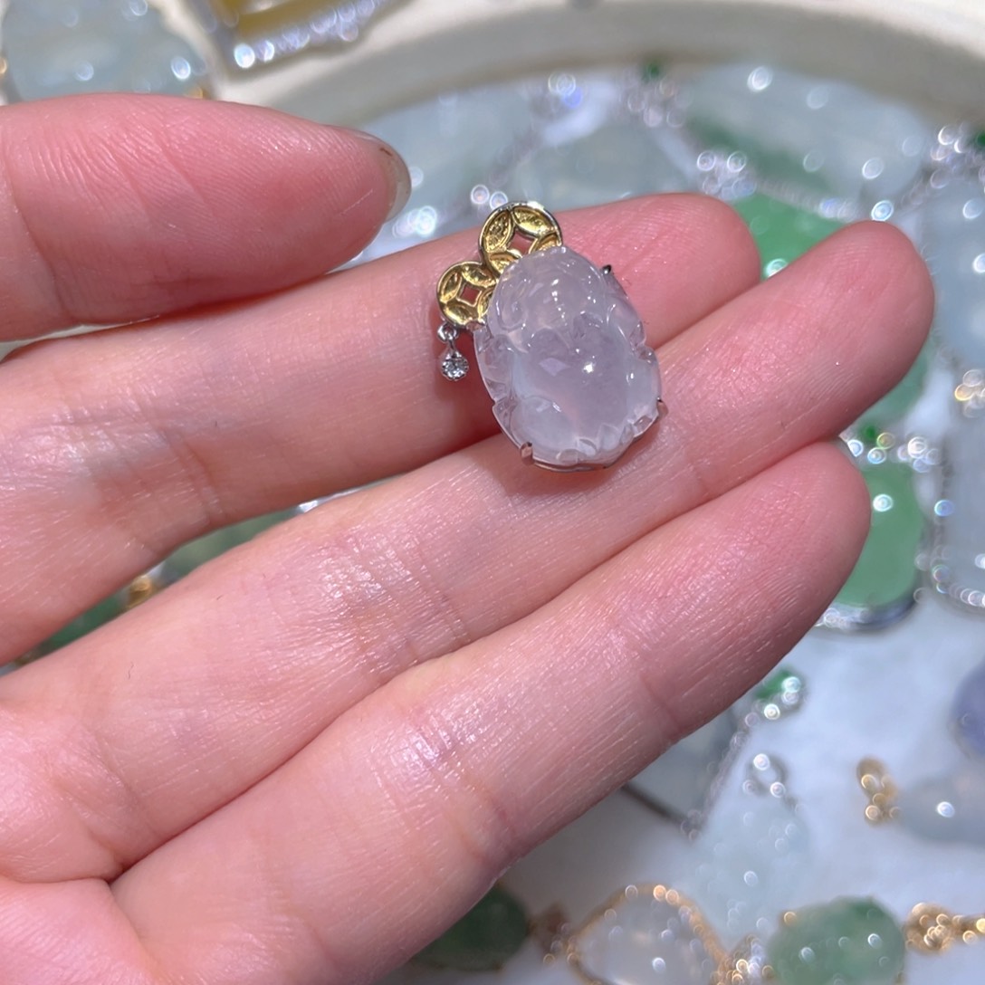 翡翠颈饰18K金镶嵌翡翠