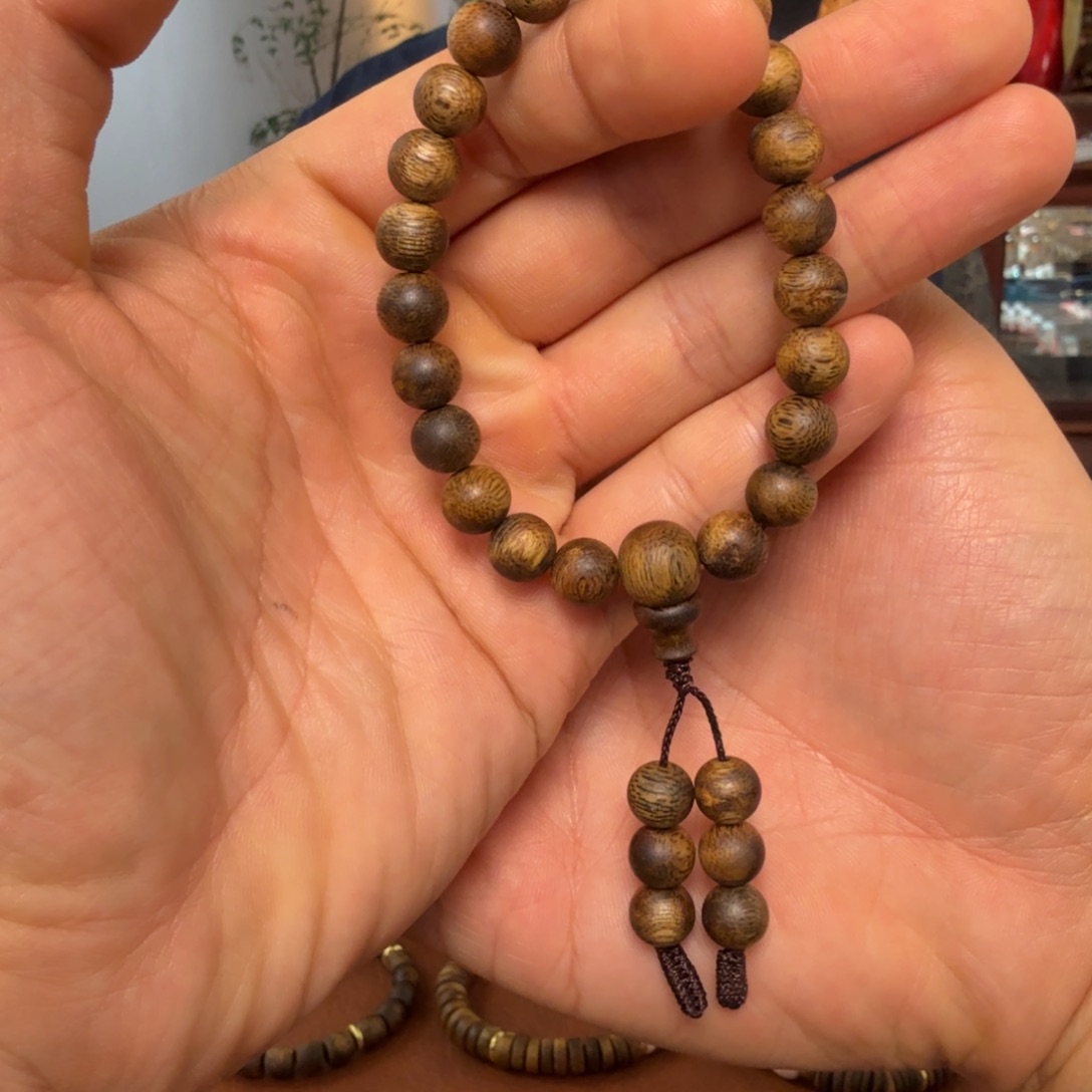 沉香手串高等级卡6圆珠 带三通