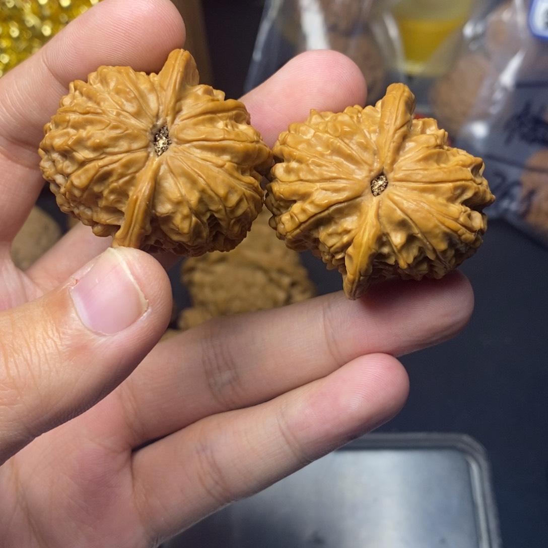吊坠文玩核桃血麒麟