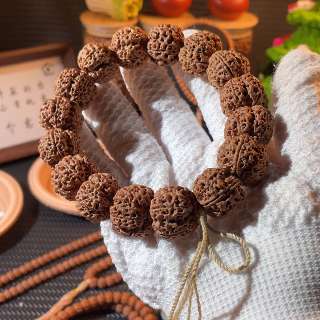 金刚菩提吊坠傲骨梅花21mm