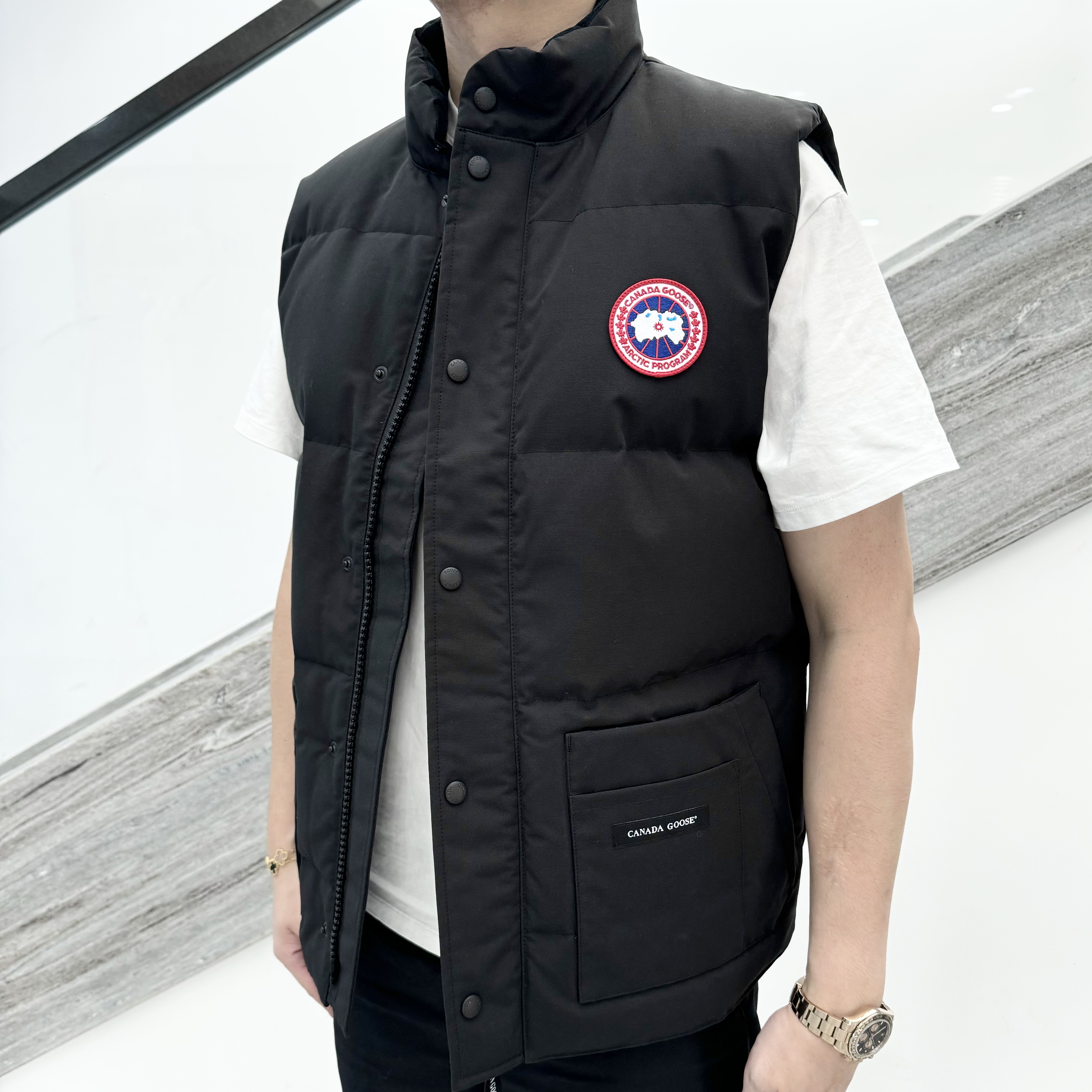 未使用 CANADA GOOSE 加拿大鹅2054M61 派克哑光羽绒马甲黑色立领
