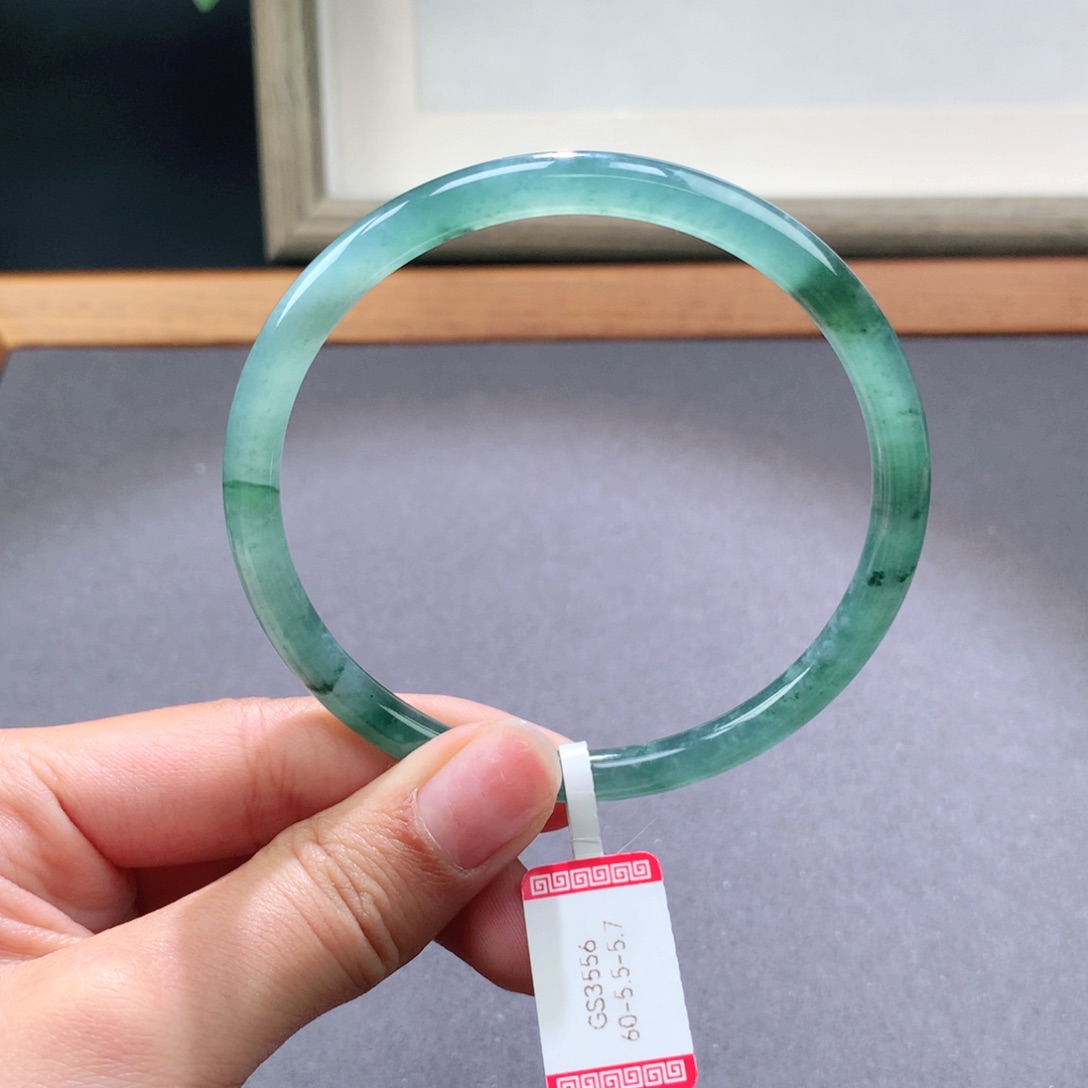 翡翠手镯未镶嵌天然翡翠手镯叮当镯