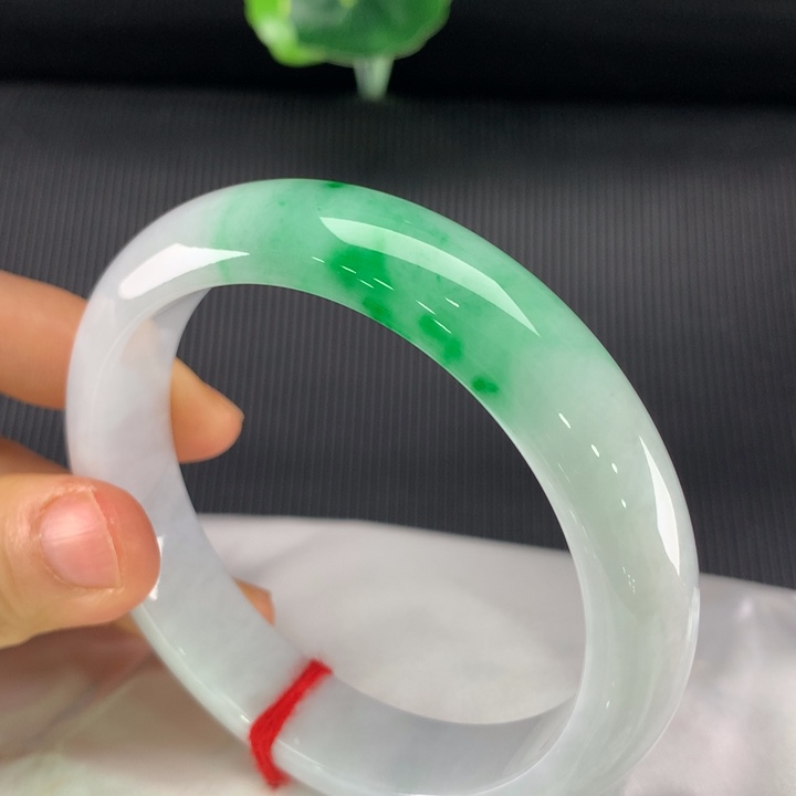 翡翠手镯未镶嵌正圈60