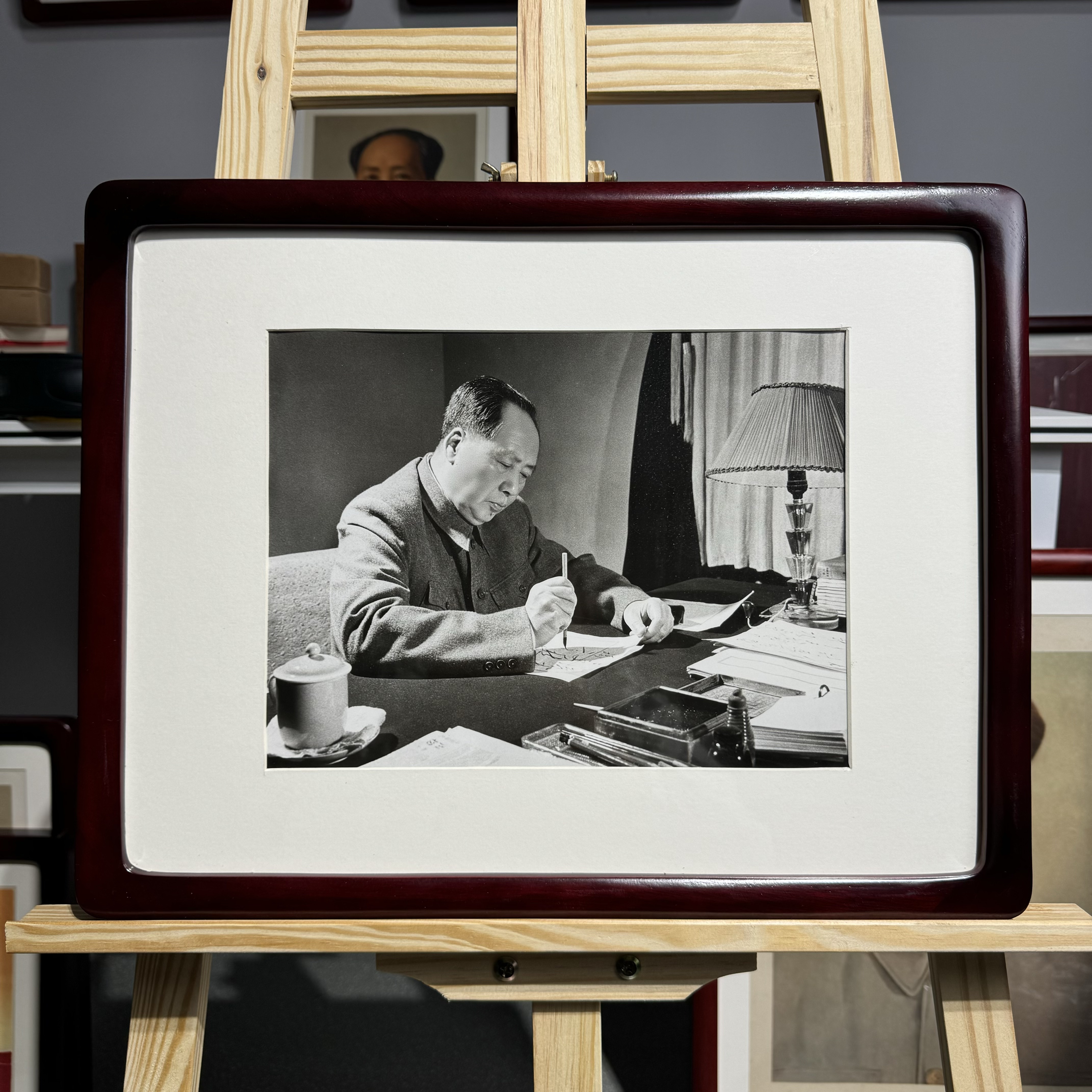 毛主席写字形象老照片 60年代洗印 保真保老 假一赔十