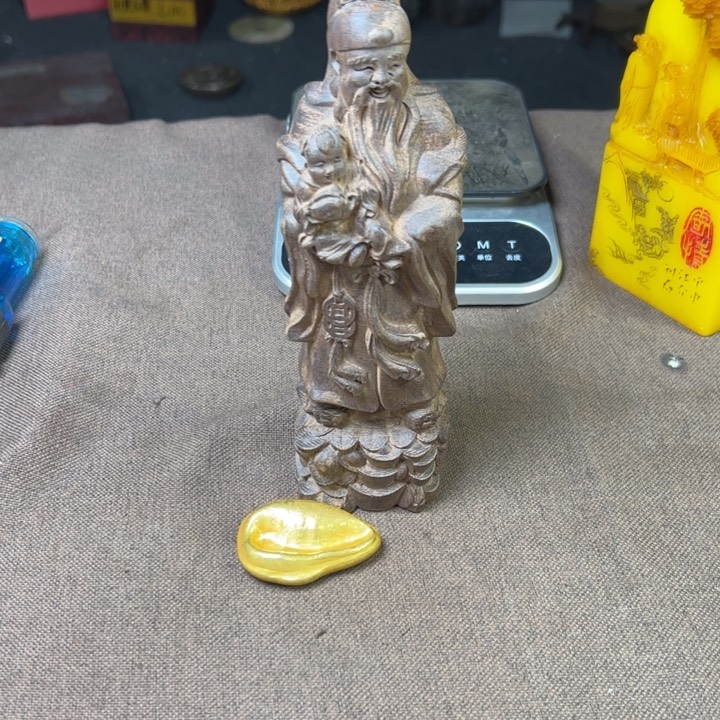 精品摆件工艺品等