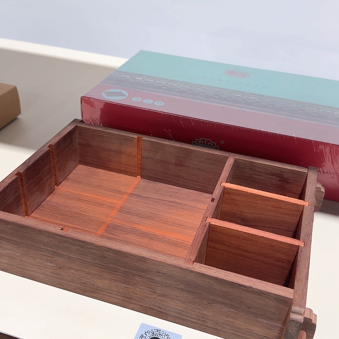 紫檀木类端景台绍氏紫檀榫卯收纳盒