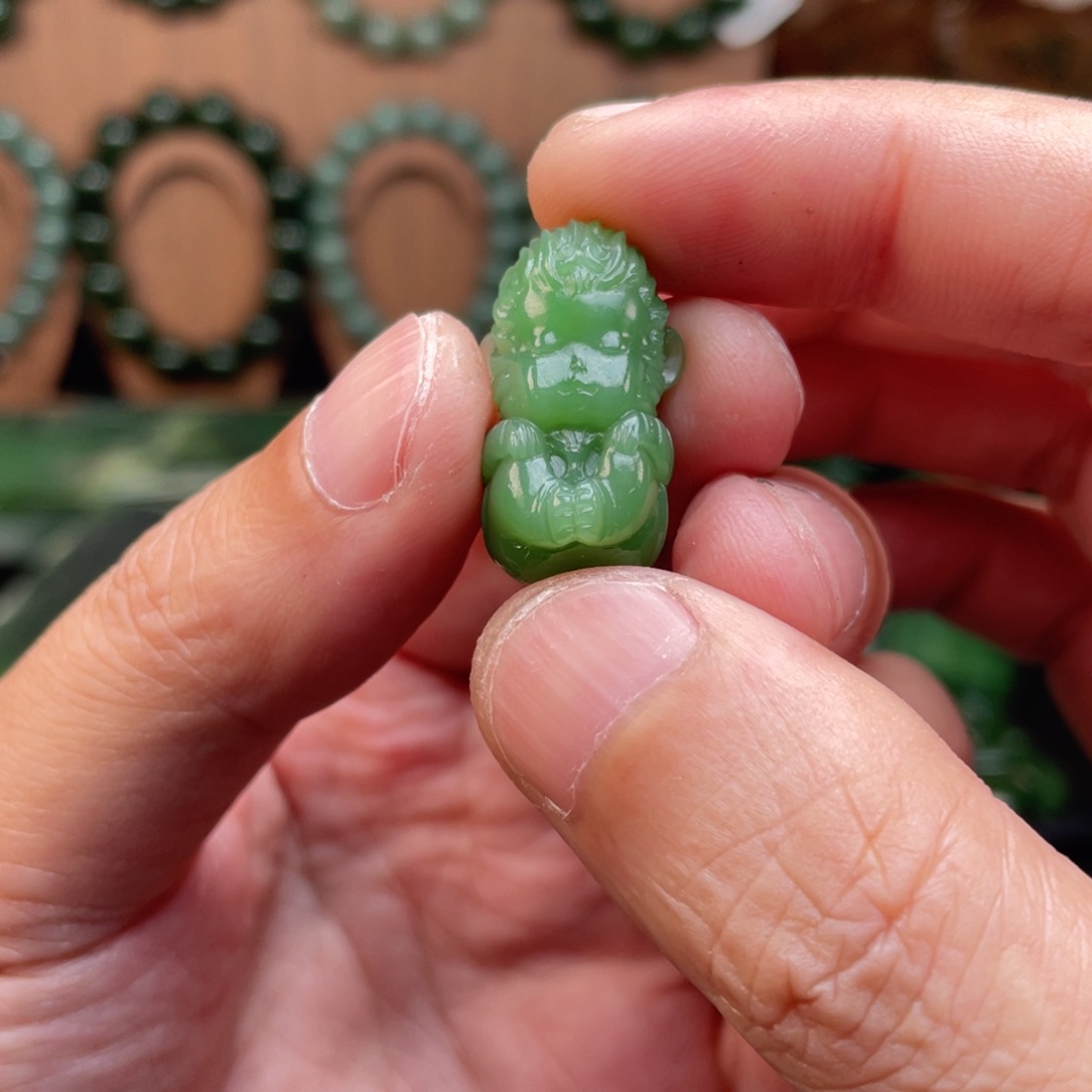大***‍颈饰未镶嵌和田玉（碧玉）