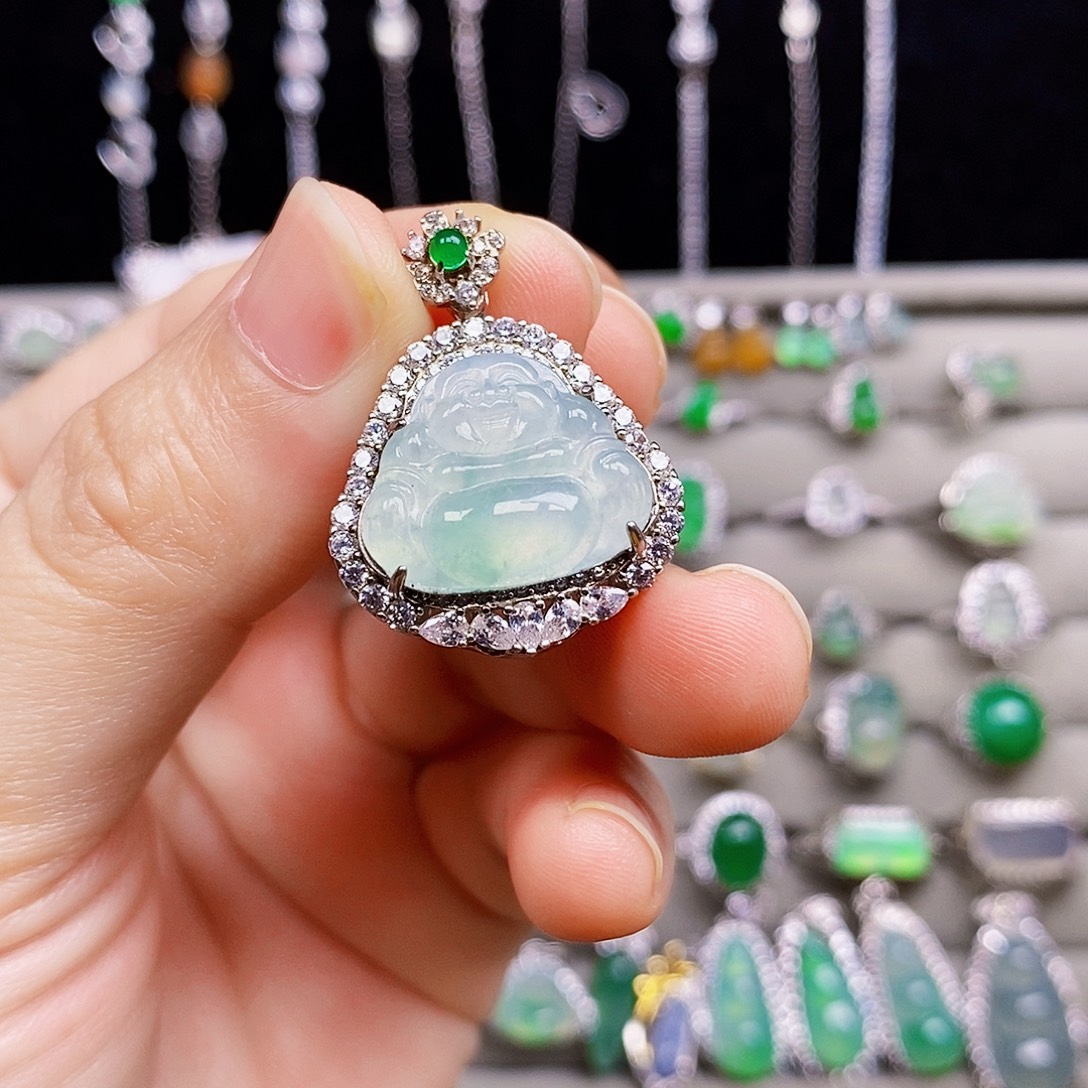 颈饰银S925镶嵌翡翠佛公