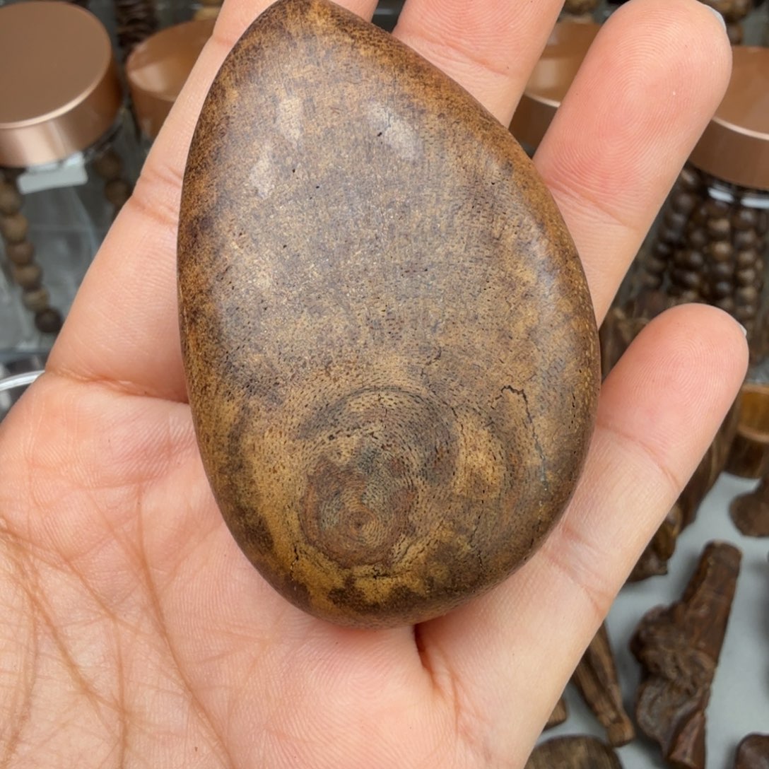 感***恩沉香碎屑沉香文莱 11.1 克