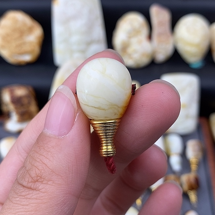 琥珀未镶嵌裸石15三通c608