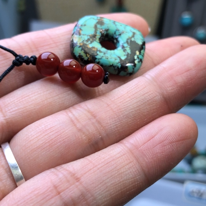 己***斋南红玛瑙未镶嵌颈饰