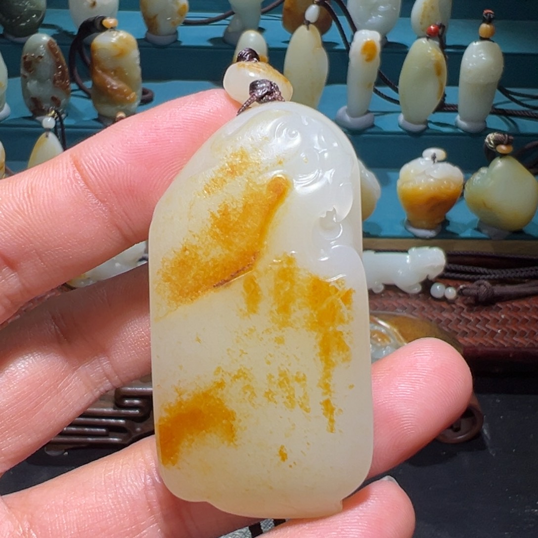 ****步和田玉（子料）未镶嵌颈饰