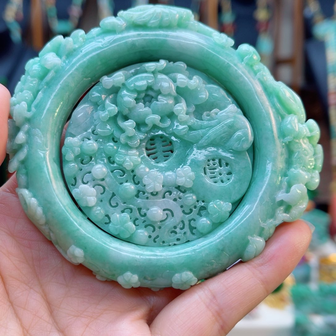 翡翠手镯未镶嵌48小时鉴赏期