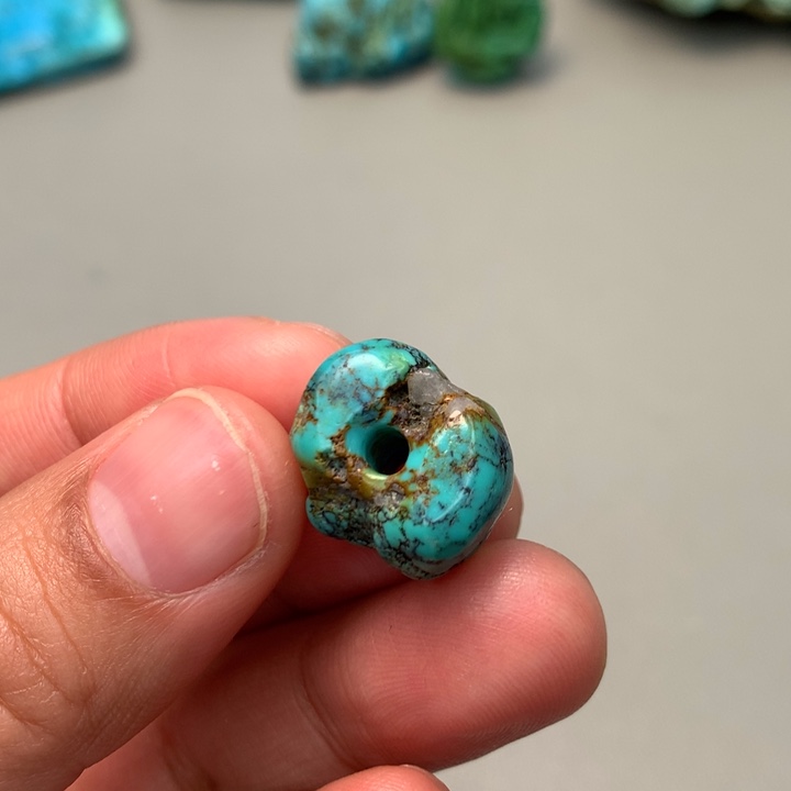 绿松石未镶嵌颈饰