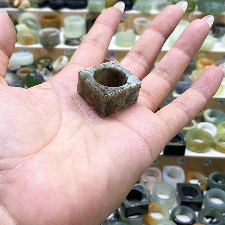 岫玉未镶嵌天然玉石唯**蚀