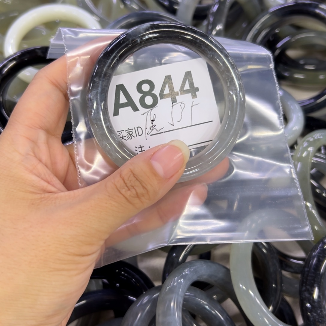 愿***康蛇纹石玉未镶嵌手镯