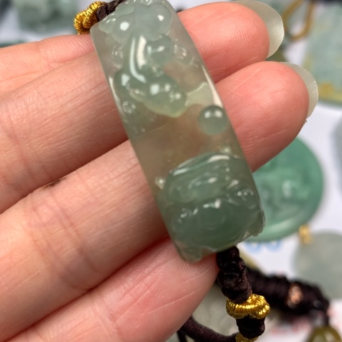 翡翠颈饰未镶嵌翡翠