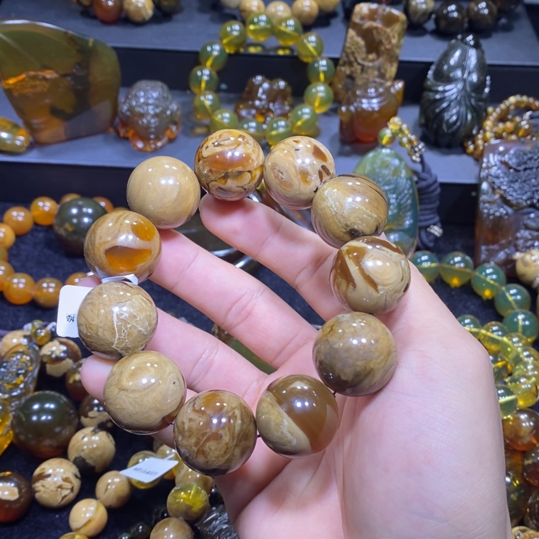 琥珀珠宝奇石未镶嵌