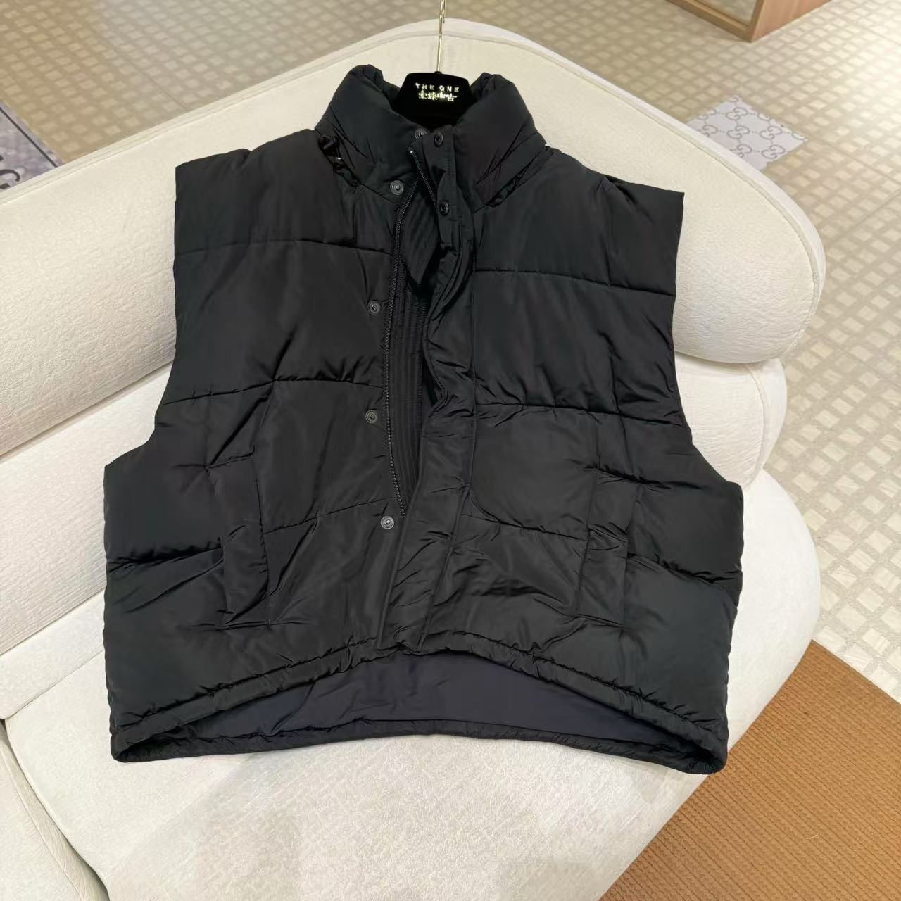 99新 Balenciaga/巴黎世家 壹臻/黑色羽绒背心 48 63503340