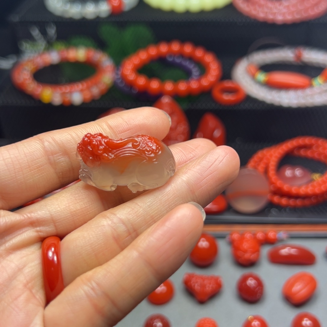 未镶嵌南红玛瑙珠宝奇石